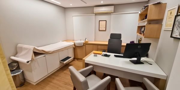 execucao-de-obras-ocs-engenharia-corporativo Consultório reformado com acabamento contemporâneo